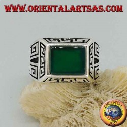 Silver ring with rectangular green agate, surrounded by bas-relief greeks