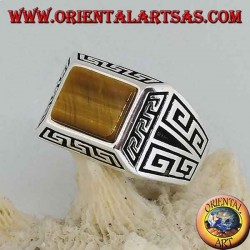 Anillo de plata con ojo de tigre rectangular, rodeado de trastes griegos en bajorrelieve