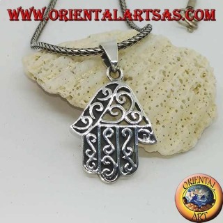 Ciondolo in argento, mano di Fatima con decorazioni ondulate e traforo su un lato