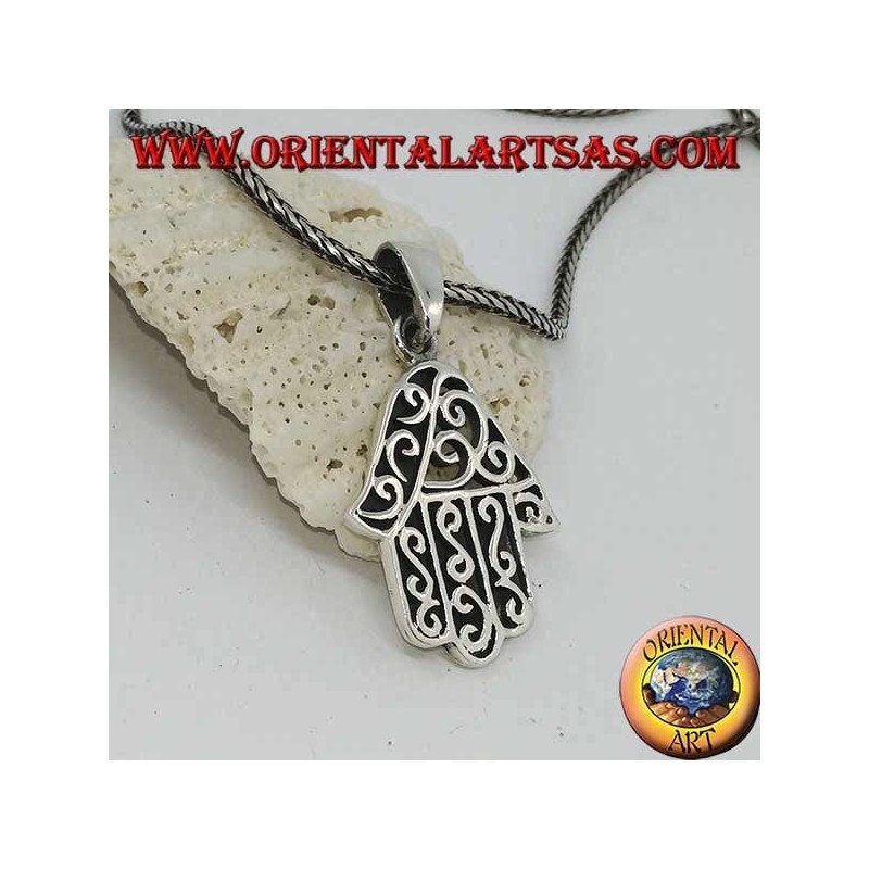 Colgante de plata, mano de Fátima con decoraciones onduladas y calado en un lado