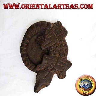 Posacenere a forma di coccodrillo in legno di Teak