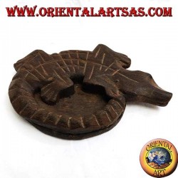 Cenicero de cocodrilo en madera de teca