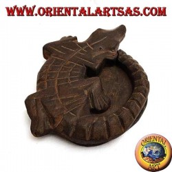 Cendrier crocodile en bois de teck