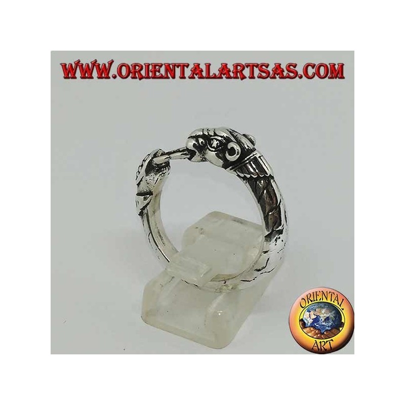 Anello in argento picchiotto con pantera (ouroboros)