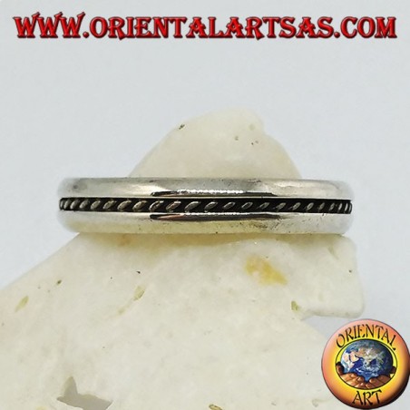 Silver band with central bas-relief plait