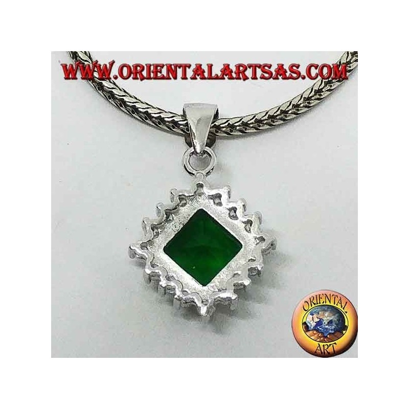 Ciondolo in argento con Zircone color smeraldo quadrato contornato da zirconi