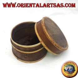 Caja tailandesa en corteza de árbol