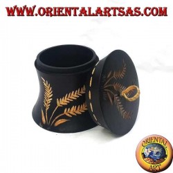 Boîte cylindrique en bois d'acajou avec décorations agricoles sculptées à la main