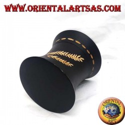 Zylindrische Box aus Mahagoniholz mit handgeschnitzten landwirtschaftlichen Verzierungen