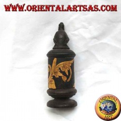 Joyero cilíndrico con grabados florales en bambú y tortuga de madera de caoba