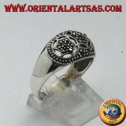 Anillo de plata redondeado con tres estrellas de seis puntas en marcasita