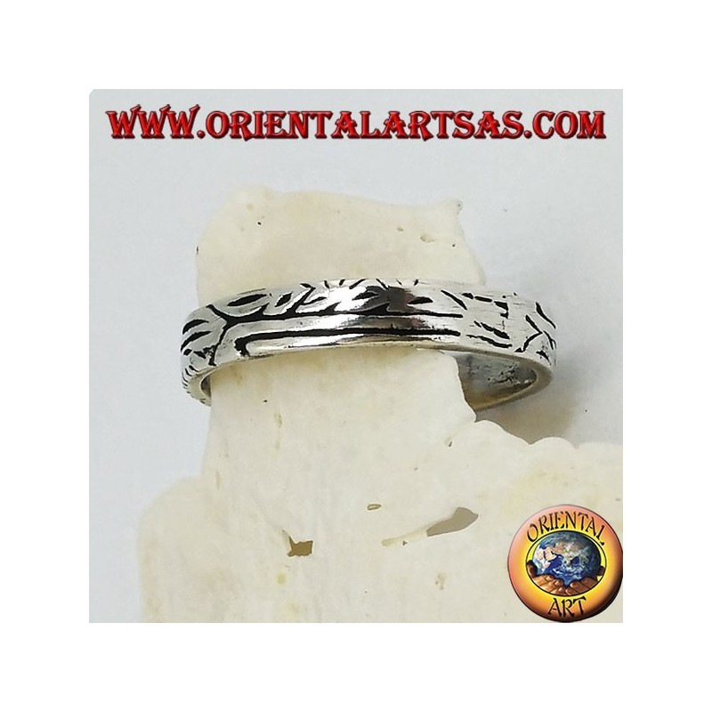 Ring in Silber mit Gravuren