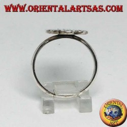 Anillo de plata con grabados artesanales