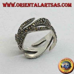 Bague en argent avec marcassite, motif de feu sculpté