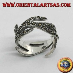 Bague en argent avec marcassite, motif de feu sculpté