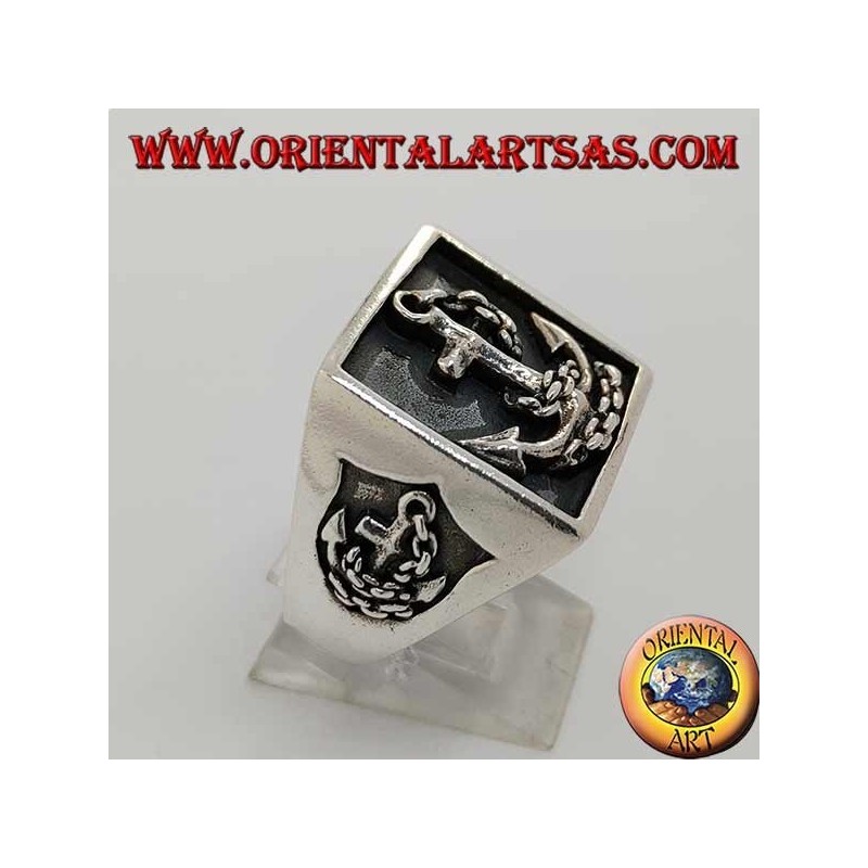 Bague en argent avec sceau carré et ancre