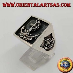 Bague en argent avec sceau carré et ancre