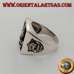 Anillo de plata con sello cuadrado y ancla