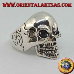 Silver skull ring with black spinel eyes