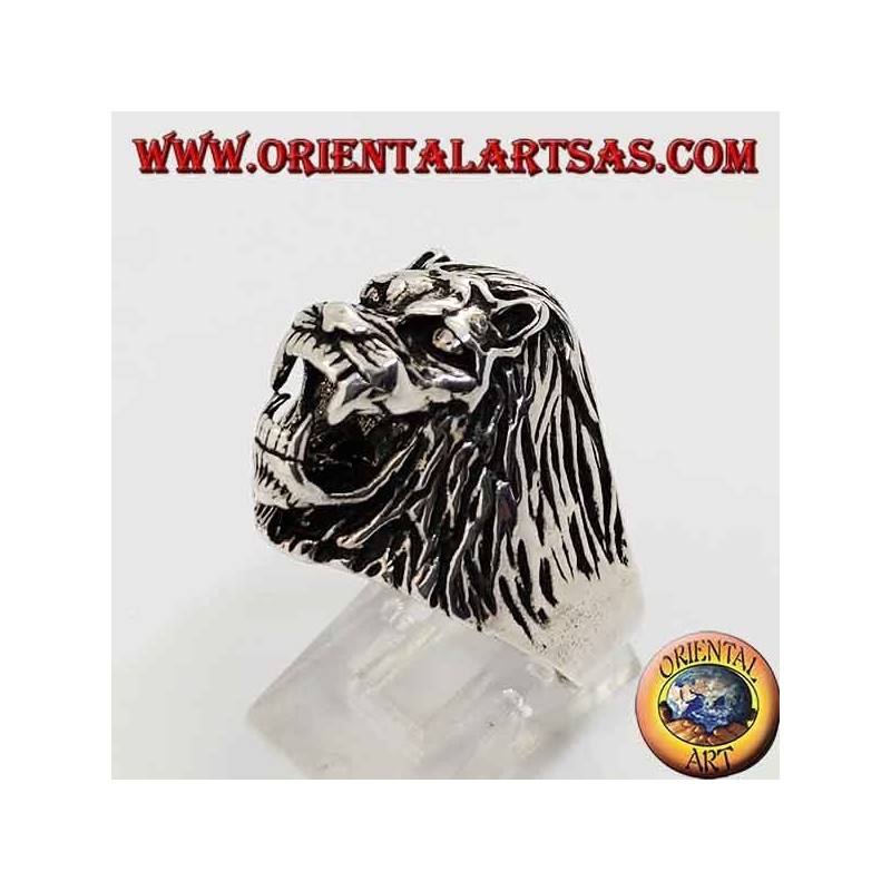 Silver ring, lion's head growling