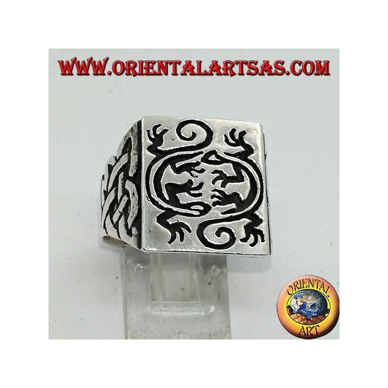 Quadratischer Silberring mit eingraviertem Doppelspiegel-Geckodicht