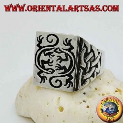Square silver ring with engraved double mirror gecko seal