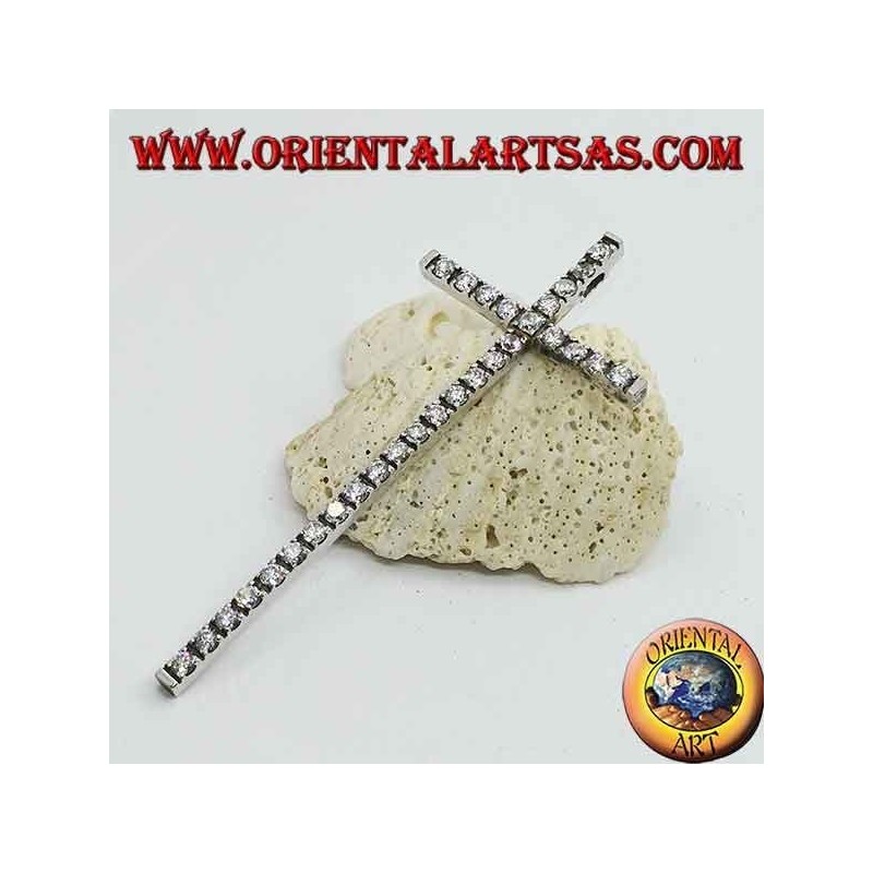 Colgante de plata chapada en rodio con cruz grande y circonitas incrustadas