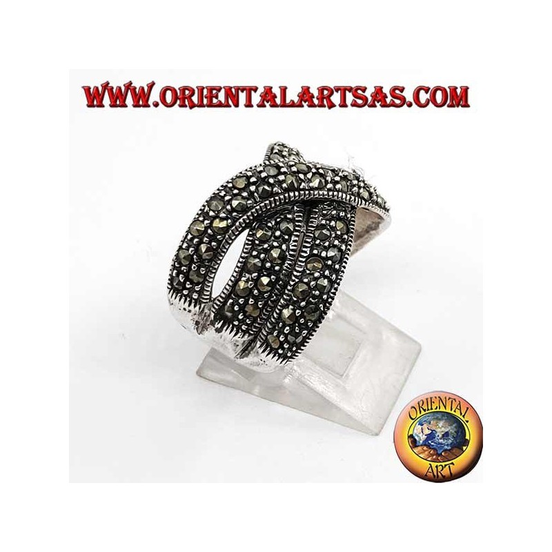 Band silver ring with intertwining of 3 lines with marcasite