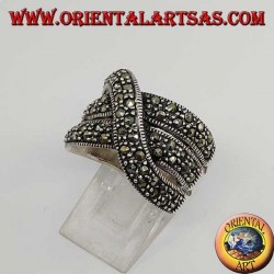 Anillo de plata de banda con entrelazado de 3 líneas con marcasita