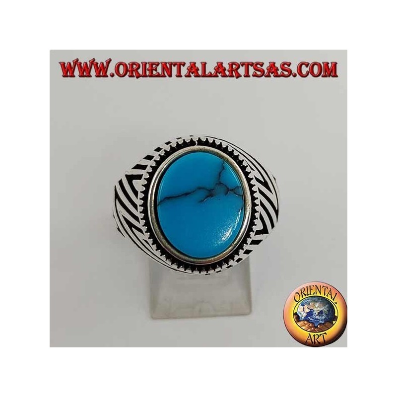 Bague en argent avec turquoise ovale plate et gravures gravées sur les côtés