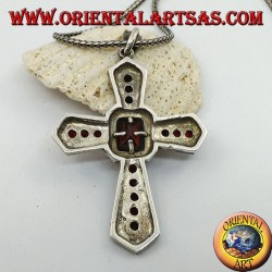 Pendentif croix en argent avec grenat rectangulaire central et grenats et marcassites sur les bras