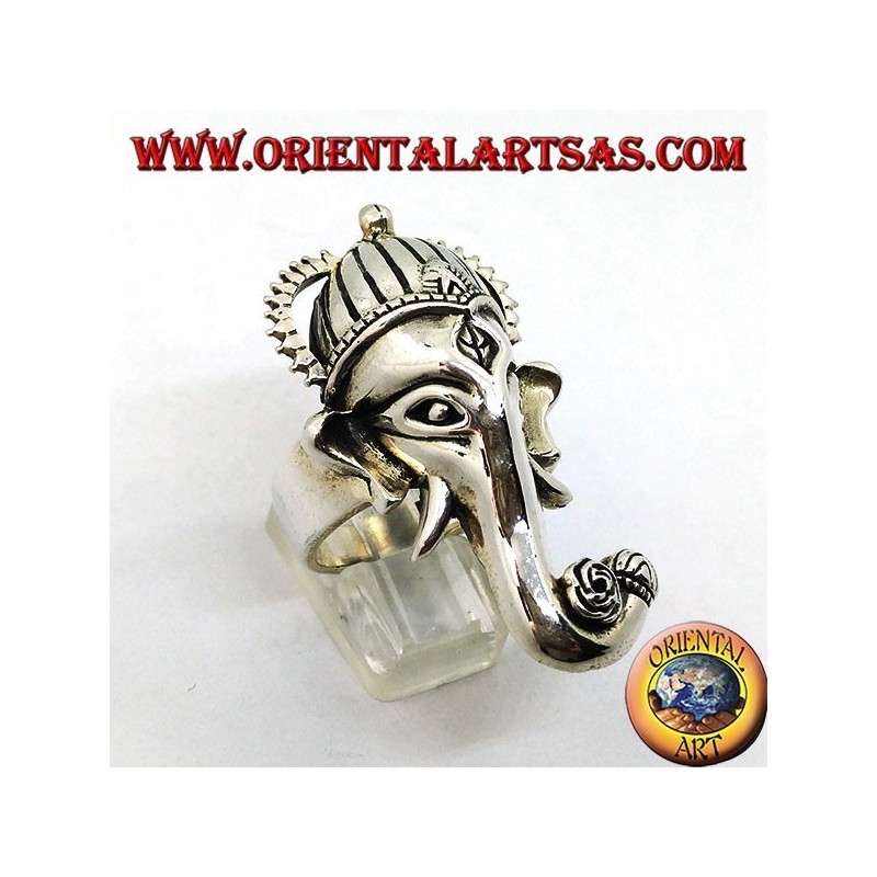 Silberring in Form eines Ganesh-Kopfes mit einer Rose zwischen dem Stamm (groß)