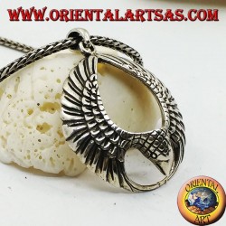 Colgante de plata águila en vuelo con las alas abiertas en un círculo