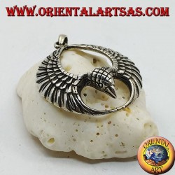 Colgante de plata águila en vuelo con las alas abiertas en un círculo