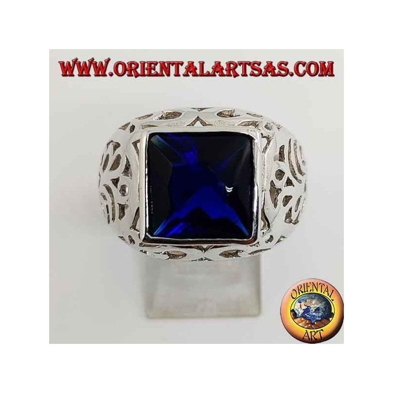Silver ring with square sapphire zircon perforated on the sides