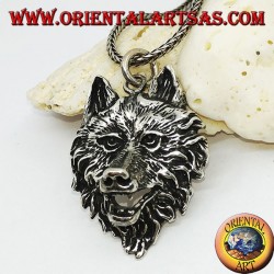 Colgante grande con cabeza de lobo plateado