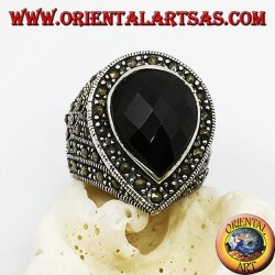 Anillo de plata con ónice facetado en forma de lágrima rodeado de marcasita