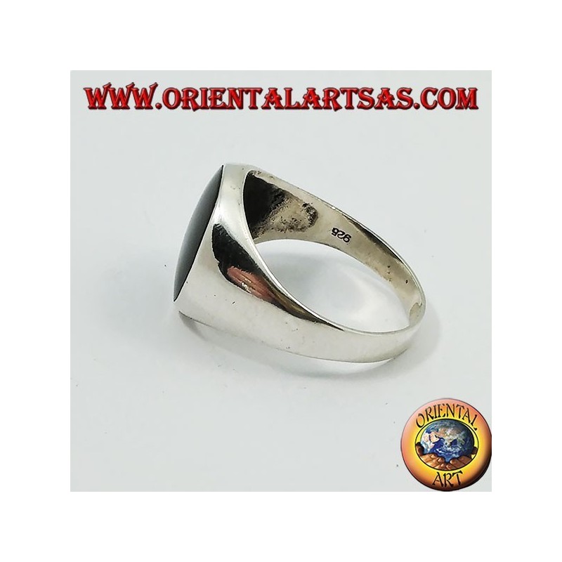 Glatter silberner Ring mit rundem Onyx