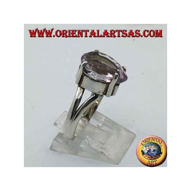 Anillo de plata lisa con amatista natural en forma de gota.
