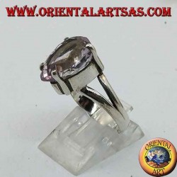 Anillo de plata lisa con amatista natural en forma de gota.