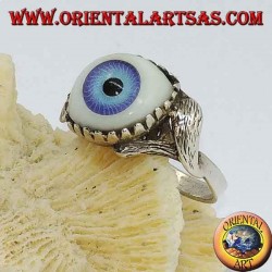 Anillo de plata con ojo azul en diagonal entre dos hojas.