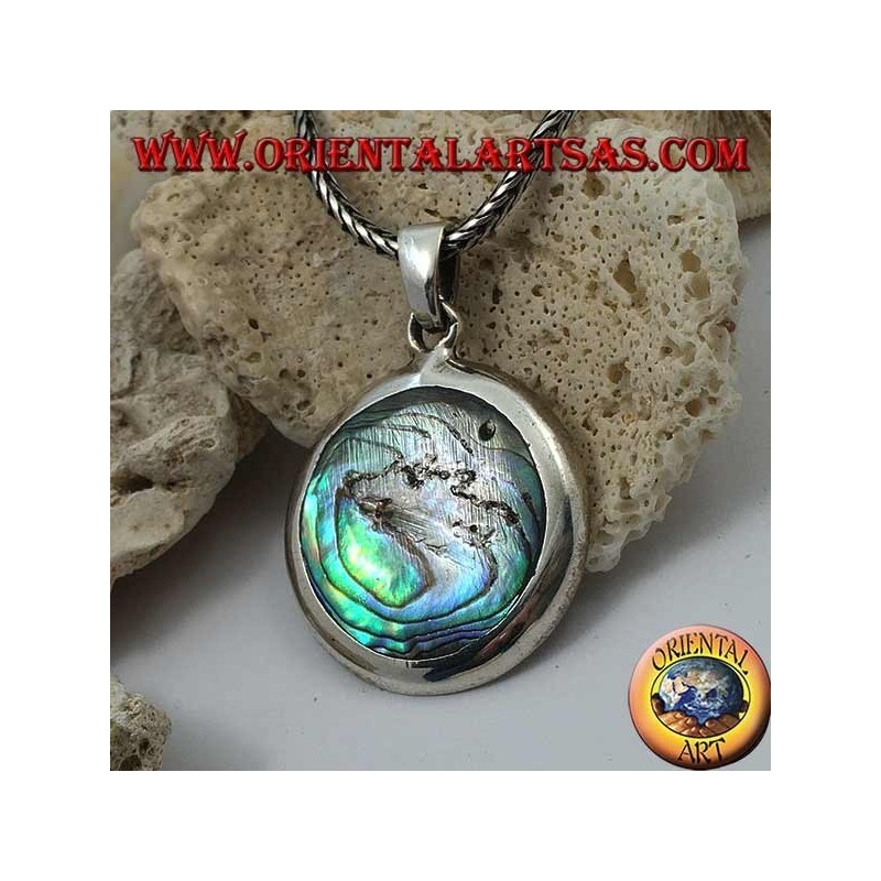 Round and smooth silver pendant with paua shell (abalone)