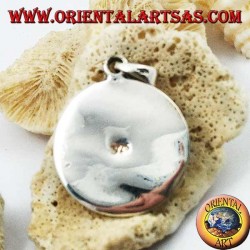 Round and smooth silver pendant with paua shell (abalone)