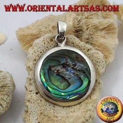 Round and smooth silver pendant with paua shell (abalone)