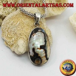 Smooth oval silver pendant with spotted mother of pearl