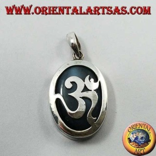 Colgante liso ovalado de plata con ॐ om con ónice en la parte inferior (grande)