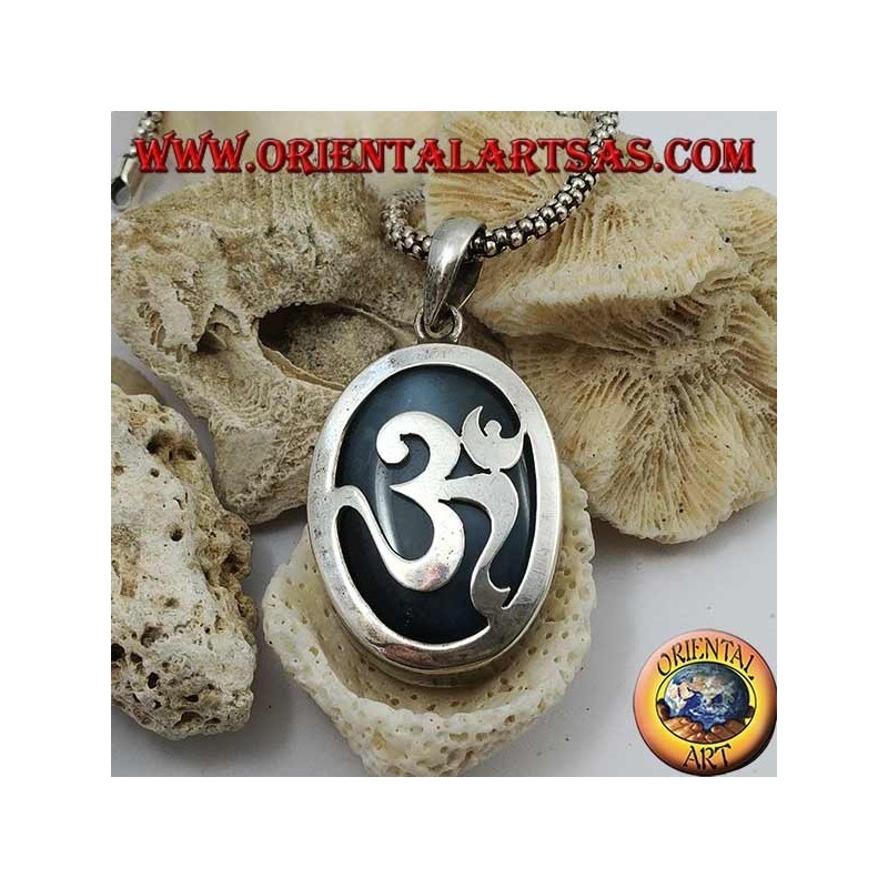 Smooth oval silver pendant with ॐ om with onyx on the bottom (large)