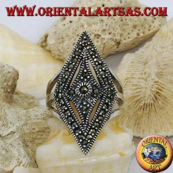 Anello in argento a forma di rombo tempestato di marcassiti