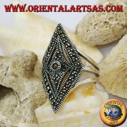 Anillo de plata con forma de rombo tachonado de marcasitas