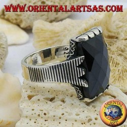 Anillo de plata con ónix rectangular facetado y marco de clip